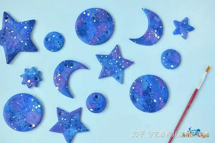 吸管2.丙烯颜料3.颜料刷4.天然海绵5.蓝色轻粘土6.星空系列的模具7.
