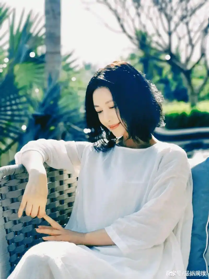 邓英:《西游记续集》的樵妻,出道20多年没火,嫣语赋演秋嫣嫡母