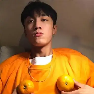 快手头像男生帅气阳光一点的一见钟情不过是见色起意