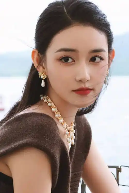 何洁尚雯婕起冲突?蒋依依忙辟谣?姨太问答