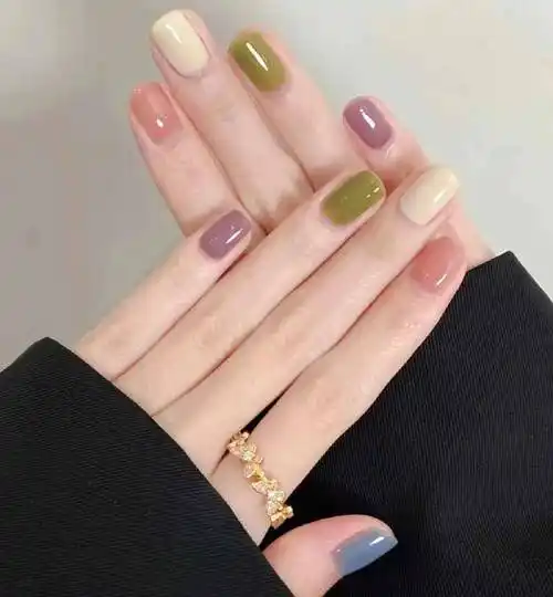高级跳色纯色美甲,简约又时尚,适合各种场合!_颜色_手指_想学