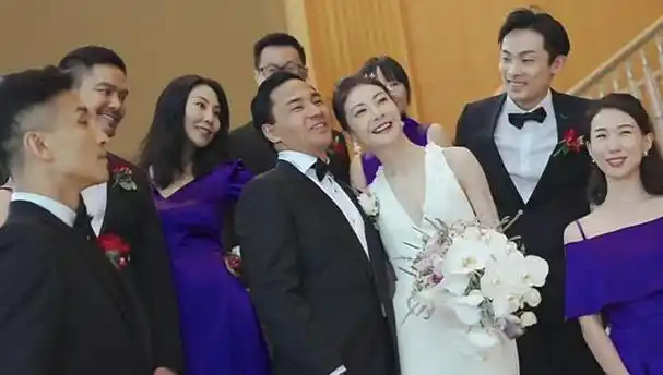 谭元元婚后首秀恩爱,晒与老公接吻照,曾插足土豆创始人王微婚姻