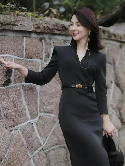 2022春夏新款黑色中长裙v领修身腰带七分袖包臀一步职业连衣裙女