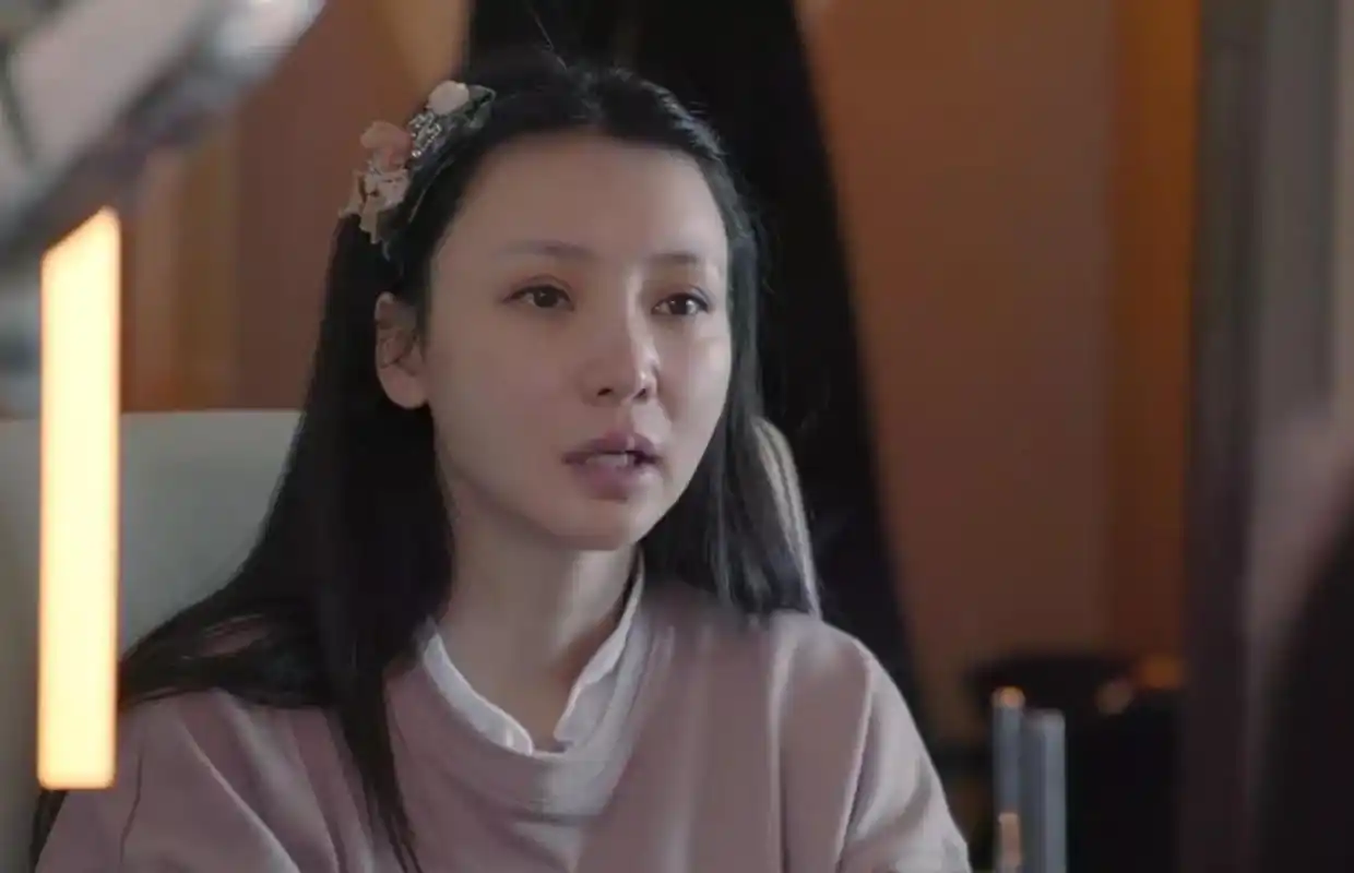 柳岩节目公然卸妆,看清她的真实素颜,网友简直炸锅了