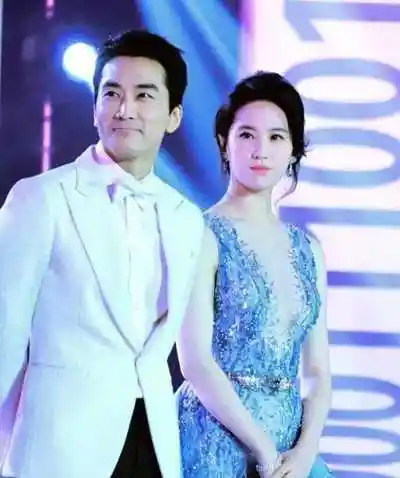 刘亦菲宋承宪结婚照曝光