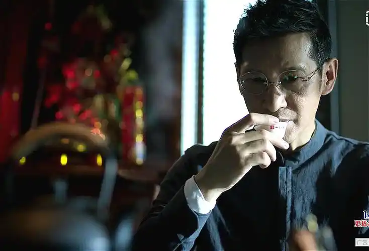 破冰行动从对李飞约见赵嘉良现场的监控看林耀东的纠结心理