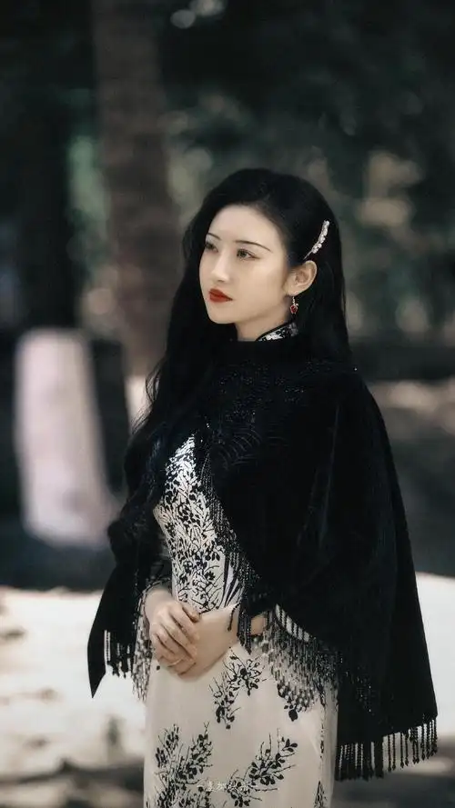 收集了一些绝美司藤手机壁纸