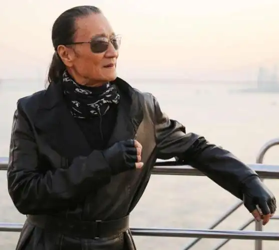 谢贤年轻时容貌有多惊艳?网友:10个谢霆锋也没他帅