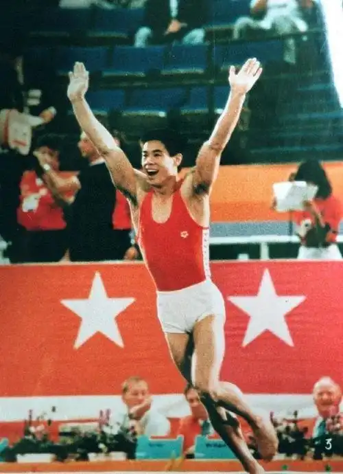 的诸如此类的故事,年轻的李宁听教练讲过无数次,渐渐,"通过自己的表现