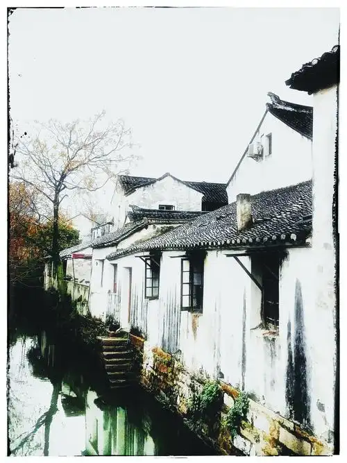 4全部3条评论齐聚水墨江南,梦一场,怕是周庄梦蝶……你若来,能否慢些