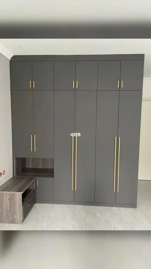 卧室平开门衣柜