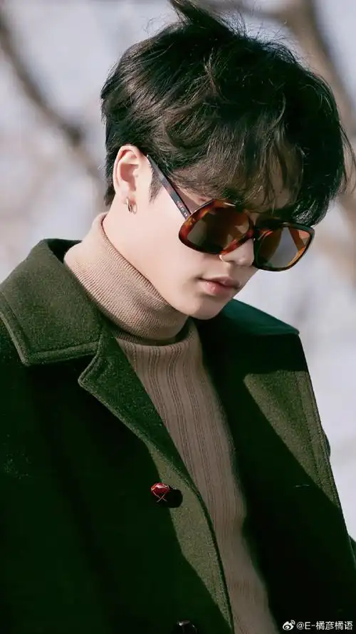 林彦俊##林彦俊芭莎电子封面