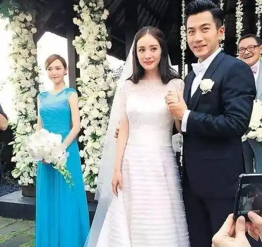 杨幂魏大勋屡曝实锤,因不回应被疑借恋情炒作,背后原因恐有两点