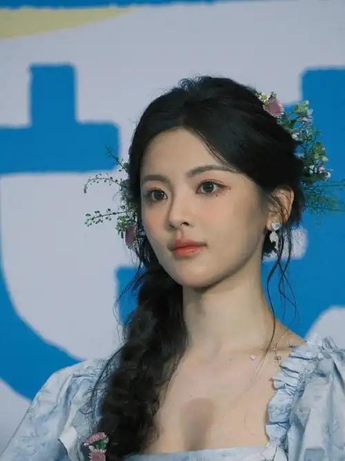 杨超越超话这张脸太吸观众好感了7815 |杨超越美图存@杨超越