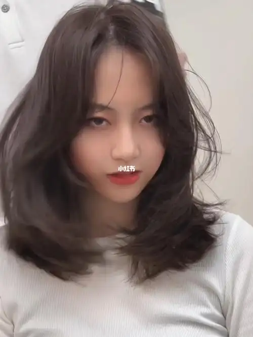 初恋发型简约高级减龄显瘦锁骨发气垫烫