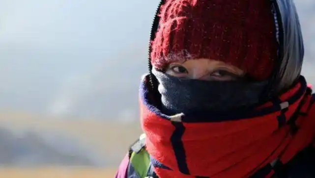 五台山被冻死女驴友曝光!腿被冻进冰层,需要工具才能刨出!