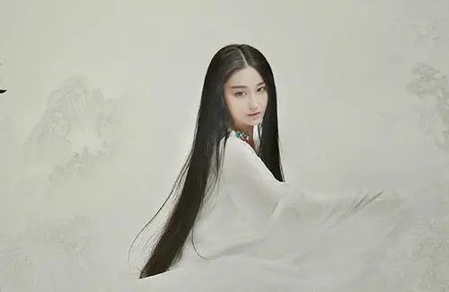 张馨予思美人山鬼剧照曝光 仙气与英气结合美到窒息