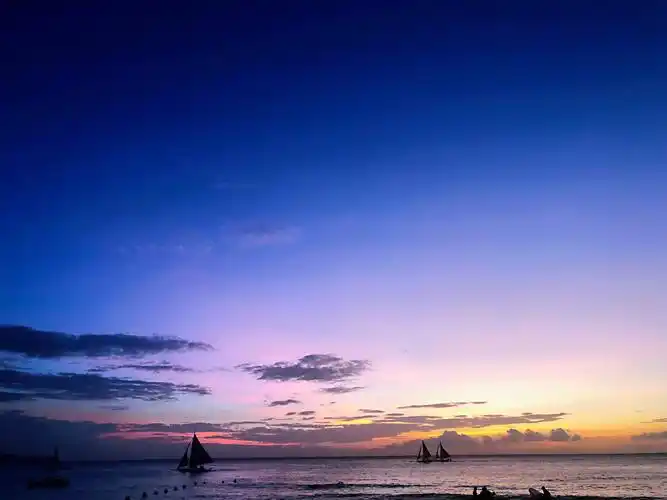 傍晚日落长滩岛的海边