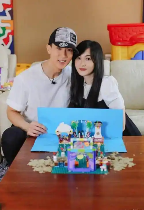 林丽吟为吴尊事业甘愿放弃做自己:隐藏或曝光均由吴尊支配_女人_妻子