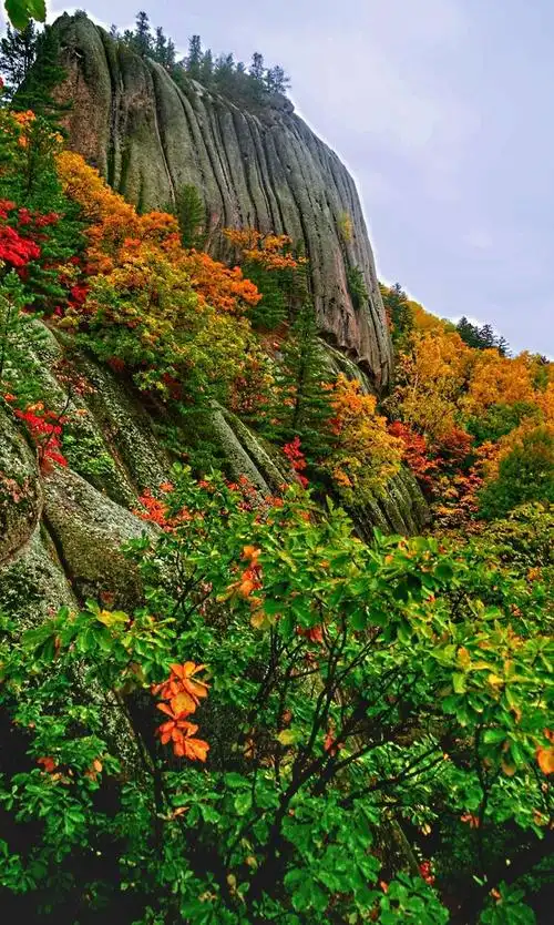 登长白山红石峰