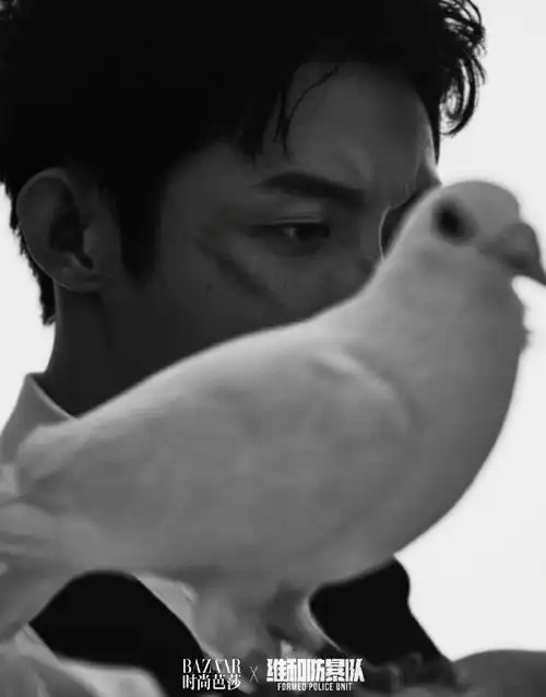 黄景瑜超话黄景瑜×时尚芭莎    黄景瑜×王一博《维和防爆队》时尚