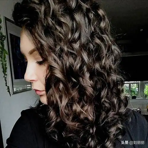 全头烫发型真洋气