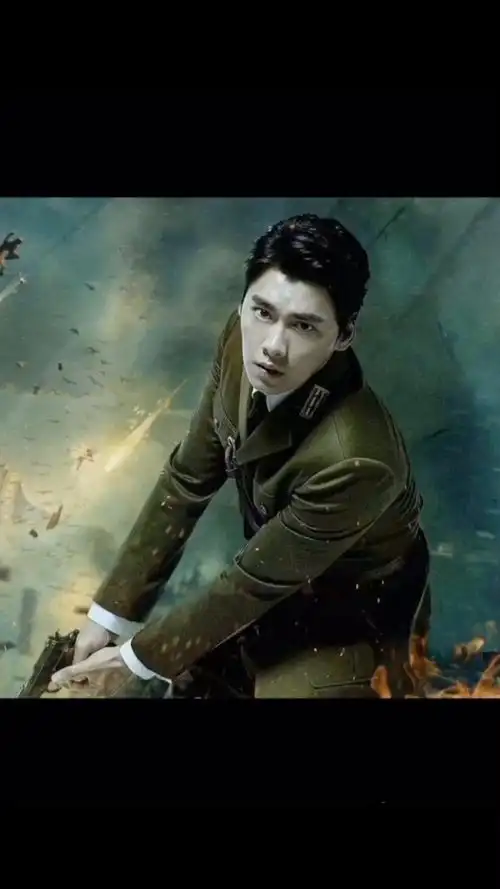 李易峰穿军装太帅了