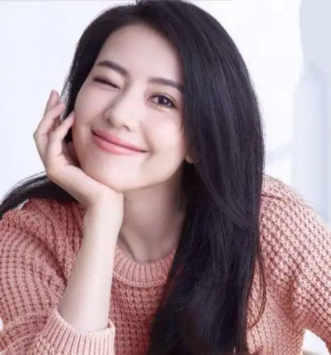 高圆圆演出代言工作联系经纪人公司助理殷杰:182-1818-2528 《微信