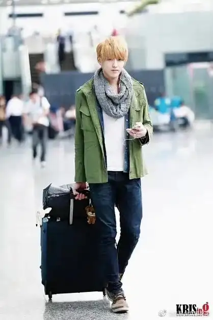 吴亦凡早期旧照,他真的长在我的审美点上,从开始帅到现在!