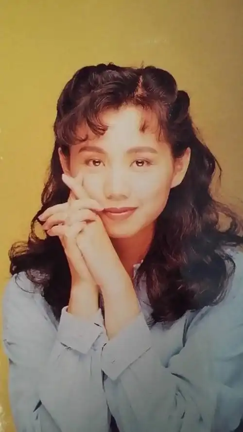 1966年3月18日出生于台湾省台南市六甲区,中国台湾流行音乐女歌手