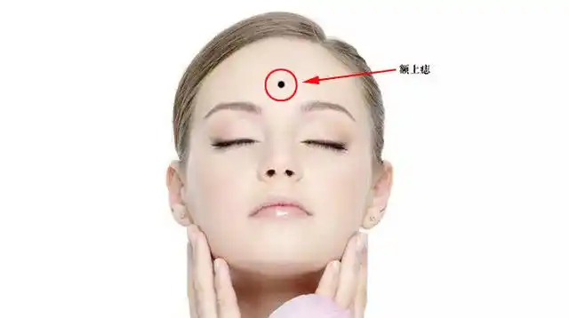 女人这3个地方长痣为凶相,容易破财,赶紧点掉!