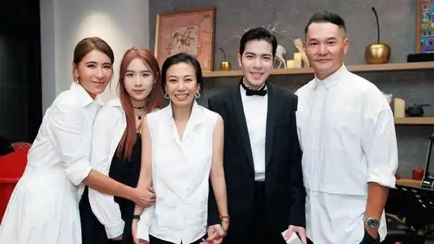 周杰伦昆凌贾静雯修杰楷见证萧敬腾求婚名场面亲朋好友欢聚一堂