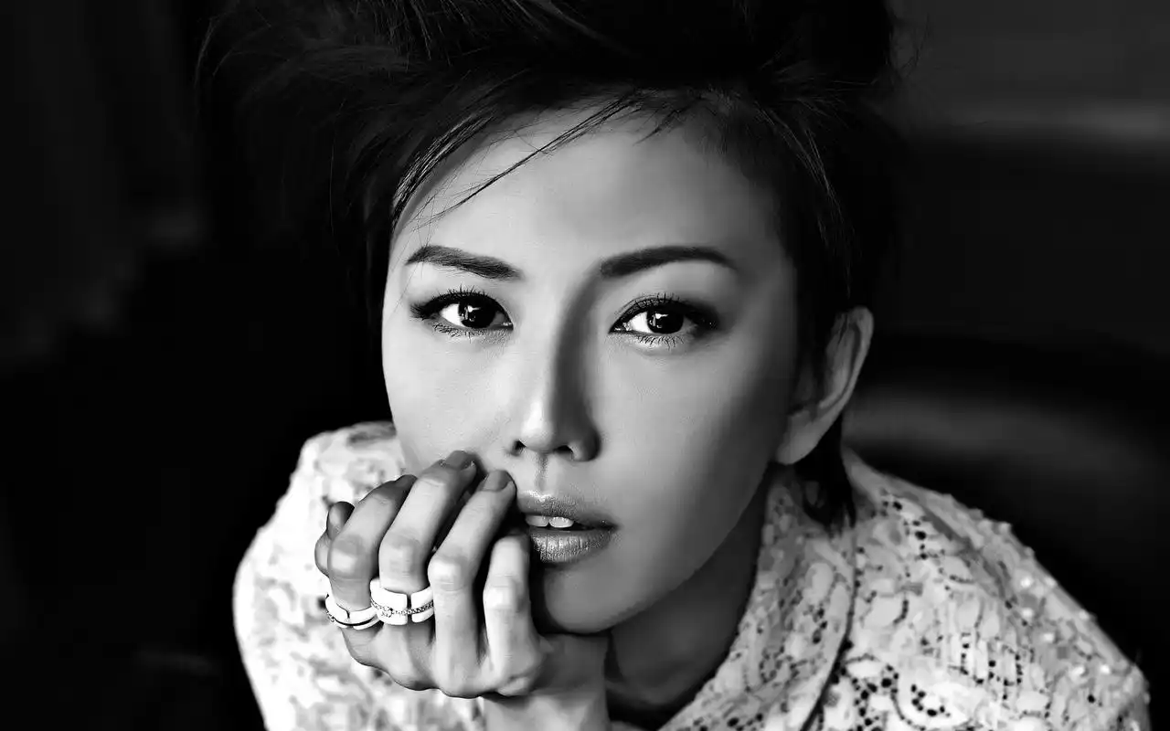 亚洲天后气质女星孙燕姿清纯养眼写真桌面壁纸(一)