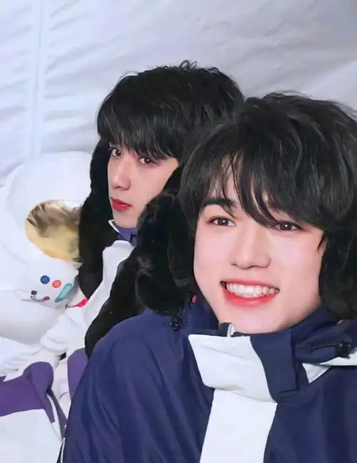 友情,害怕他们是真的是因为世俗不愿他们是真的,怕他们扛不住#文轩cp