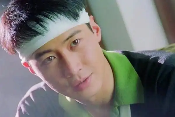 02,郭富城的摇头杀一直火到了现在.