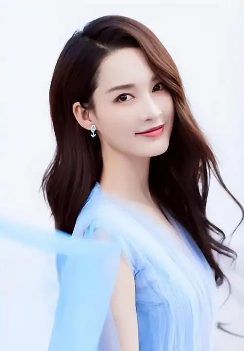 李沁:国家秘密栽培她9年,转身却踏进娱乐圈,背后原因令人感慨