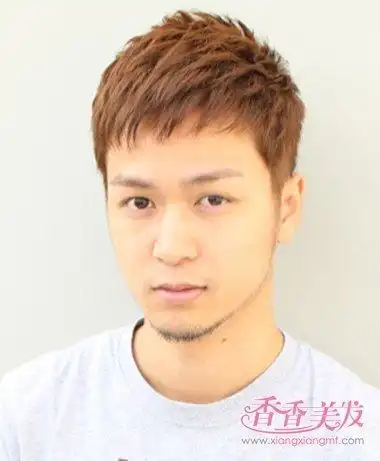 首页 男生发型 男生短发 头小的男生剪平碎好看吗 男士平头碎平头应