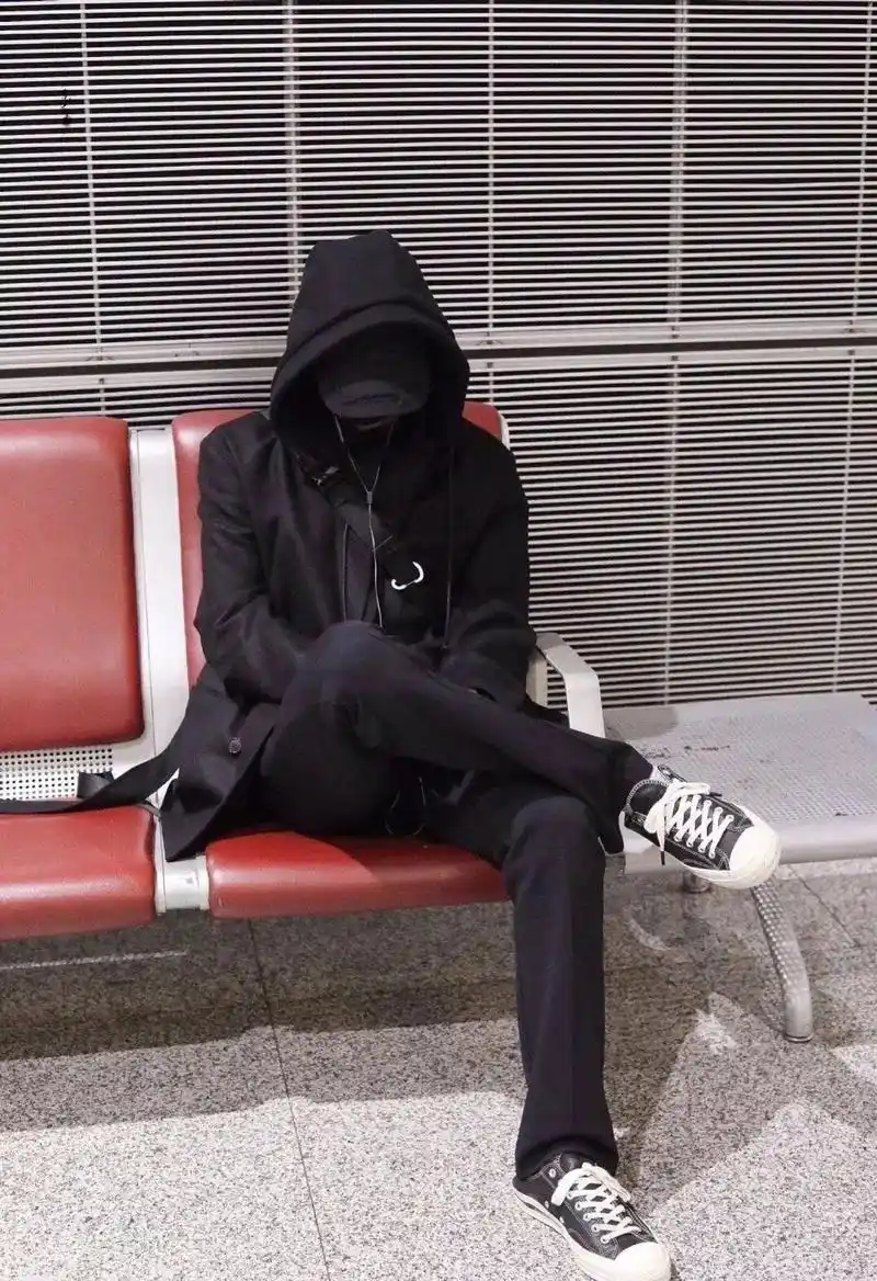 口罩一戴,谁都变帅!学好口罩穿搭你也能帅过吴亦凡!