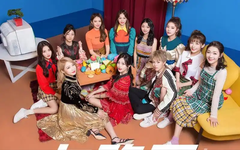 流水纪点评年度十大神曲 第一名 火箭少女101《卡路里》