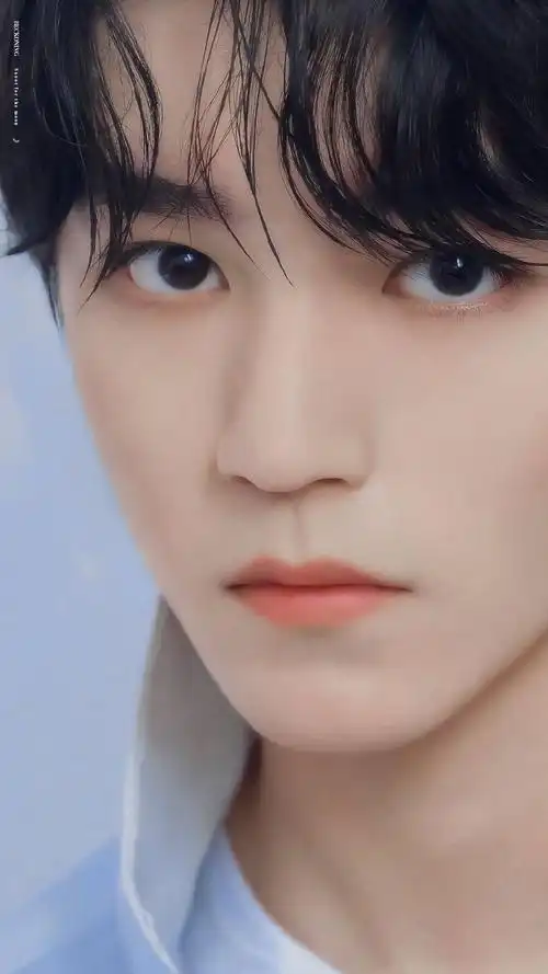 王俊凯有哪些出圈神图? - 知乎