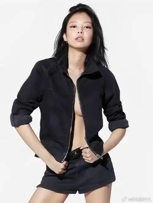 jennie最新ck大片展现出的完美身材