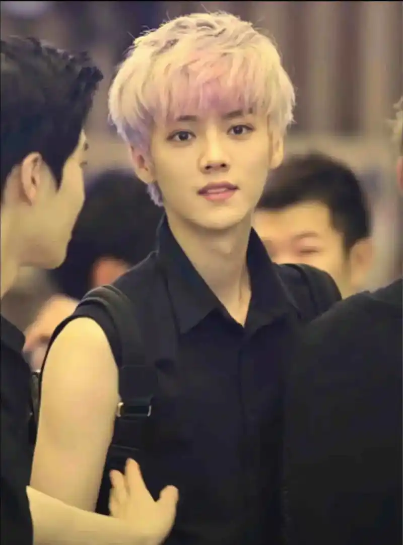 我爱#笑容杀 #鹿晗 #绝美 #超甜 #奶萌 - 抖音