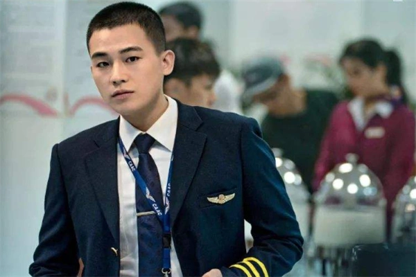 而这部电影在前期宣传的时候,我们知道它是根据真实事件改编而来,不过