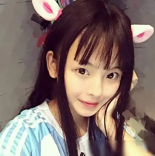 杨超越腿长2米是真的打工旧照曝光终于相信她90斤