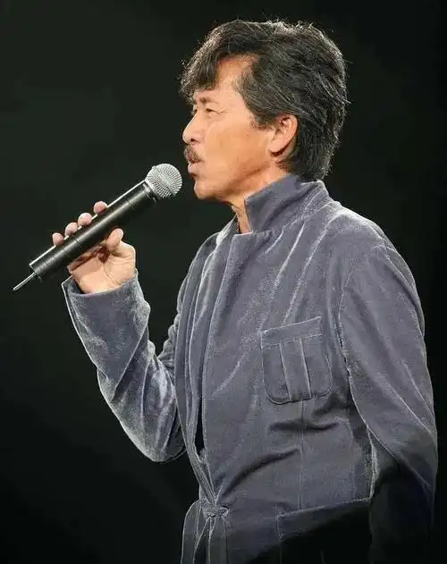 刘德华师傅林子祥,二婚娶小14岁叶倩文,又和女粉丝纠缠