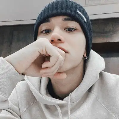 lucas黄旭熙头像