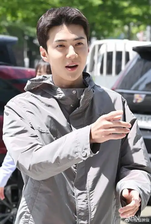 吴世勋上班路##吴世勋上班路新闻图