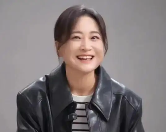 贾玲新电影《转念花开》,终于不拍爱情了,改拍新领域