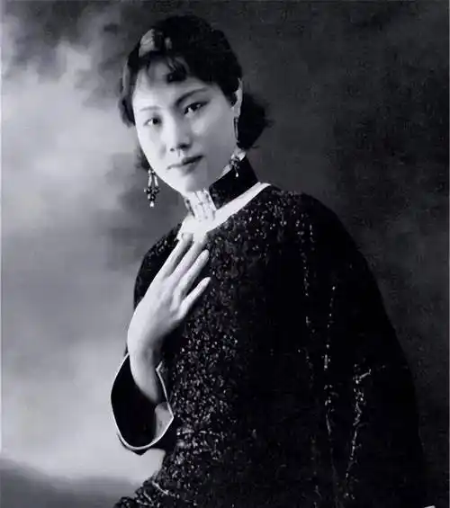 杜月笙:威名赫赫的上海滩大佬,去世后,五位夫人的结局如何?