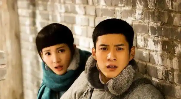 金晨十几年前原来长这样,天庭饱满地阁方溜,和现在不一样